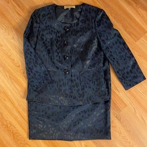 Woman’s Kasper skirt suit